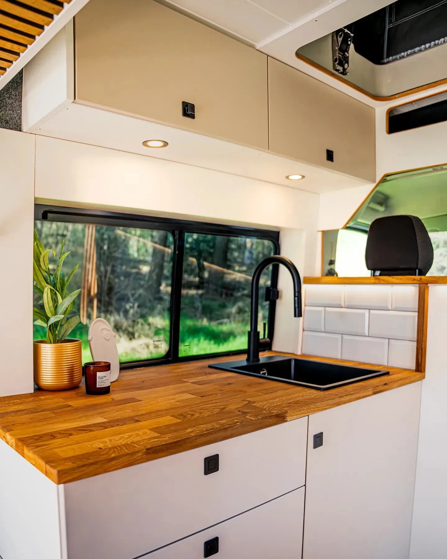 Camper günstig ausbauen lassen – Nach deinen Wünschen & TÜV-zertifiziert